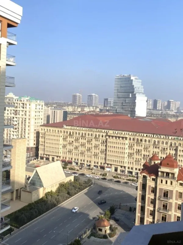 Satılır 3 otaqlı mənzil 170 m²