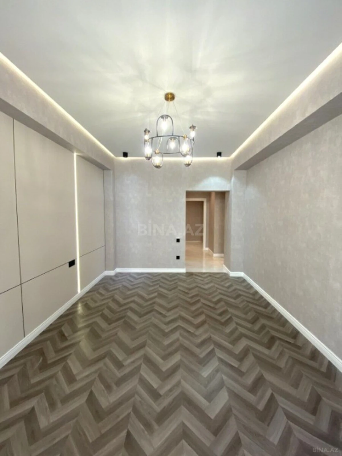 Satılır 3 otaqlı mənzil 170 m²
