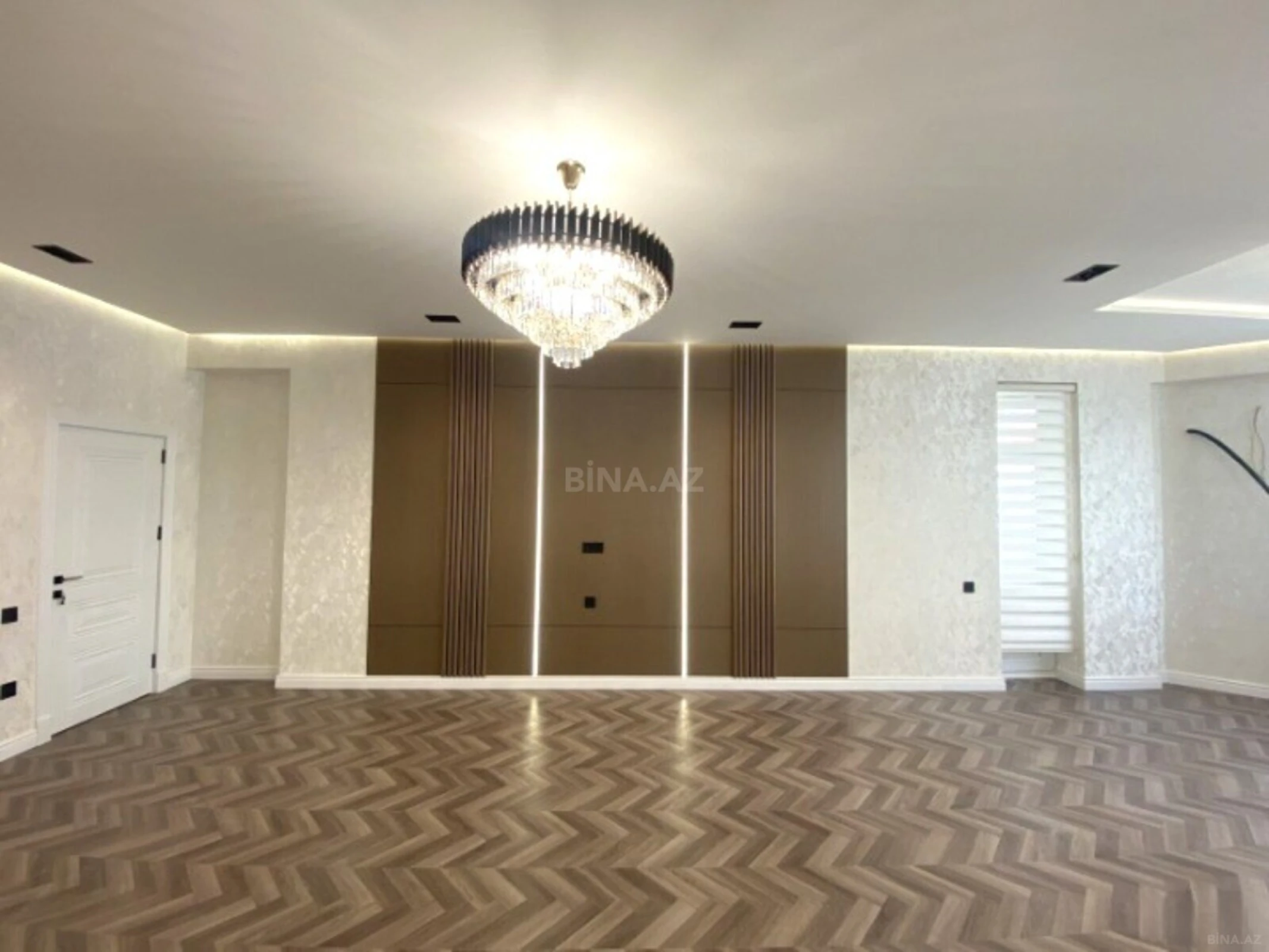Satılır 3 otaqlı mənzil 170 m²