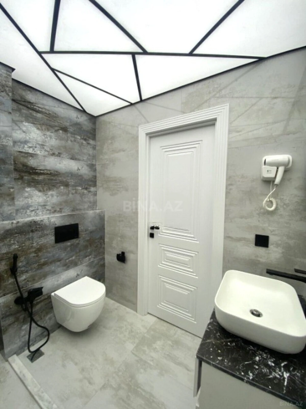 Satılır 3 otaqlı mənzil 170 m²