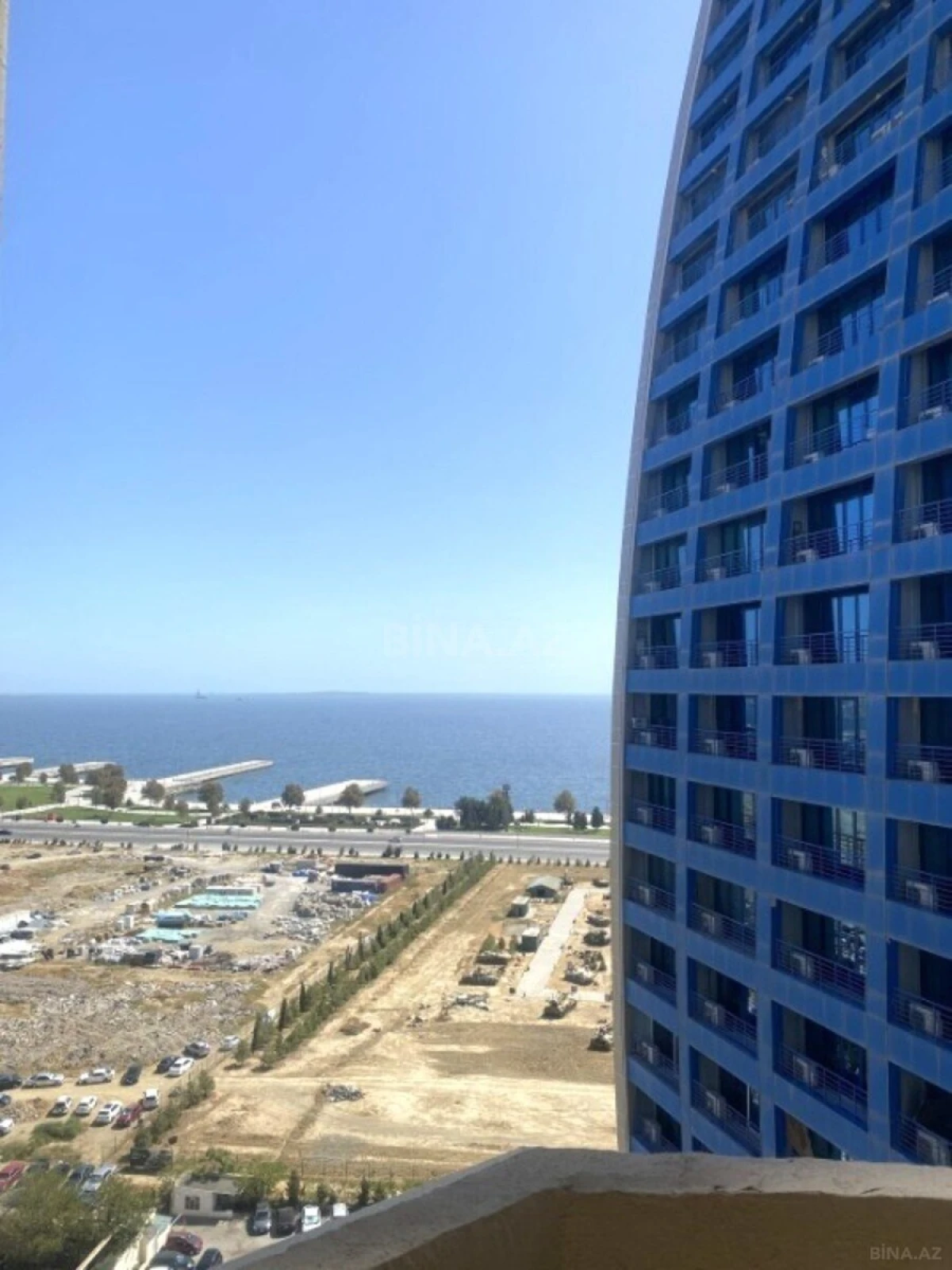 Satılır 3 otaqlı mənzil 170 m²