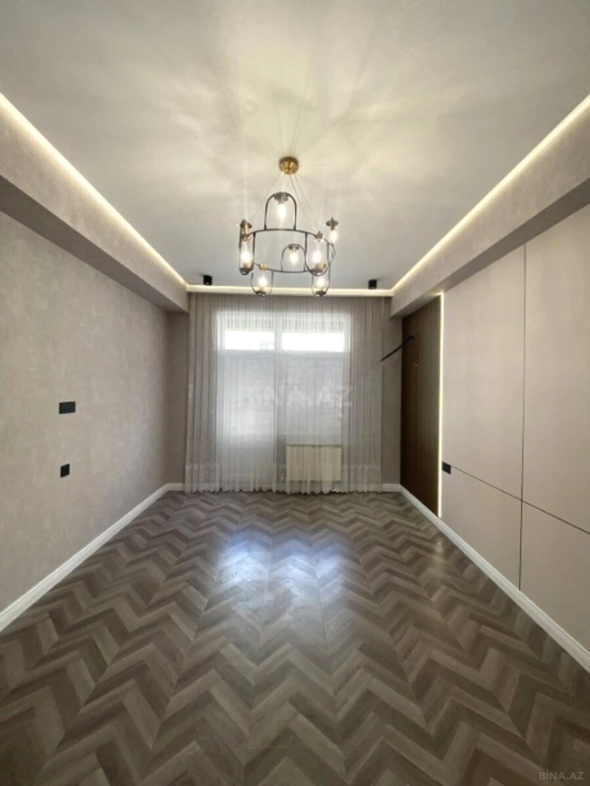 Satılır 3 otaqlı mənzil 170 m²