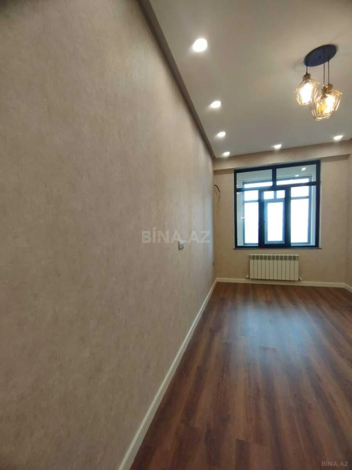 Satılır 3 otaqlı mənzil 132 m²