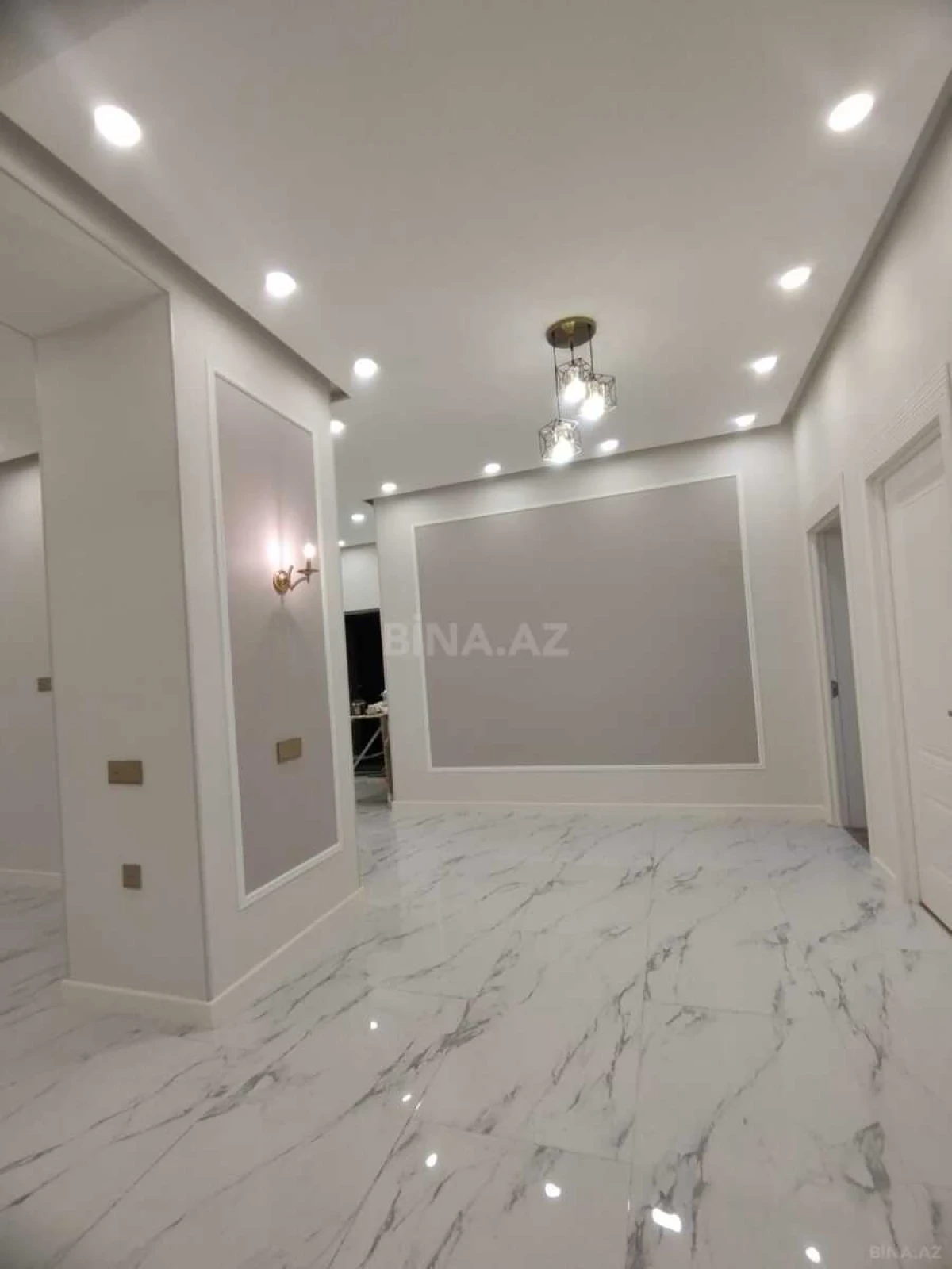 Satılır 3 otaqlı mənzil 132 m²