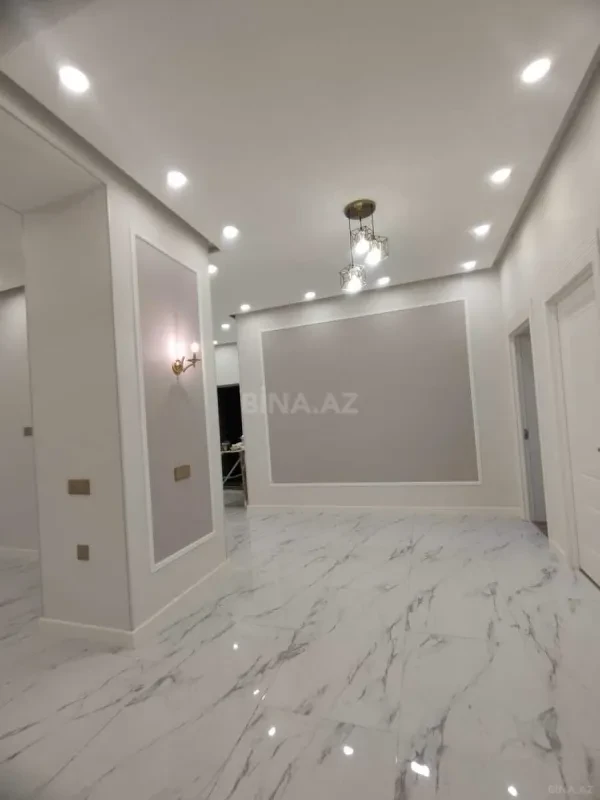 Satılır 3 otaqlı mənzil 132 m²