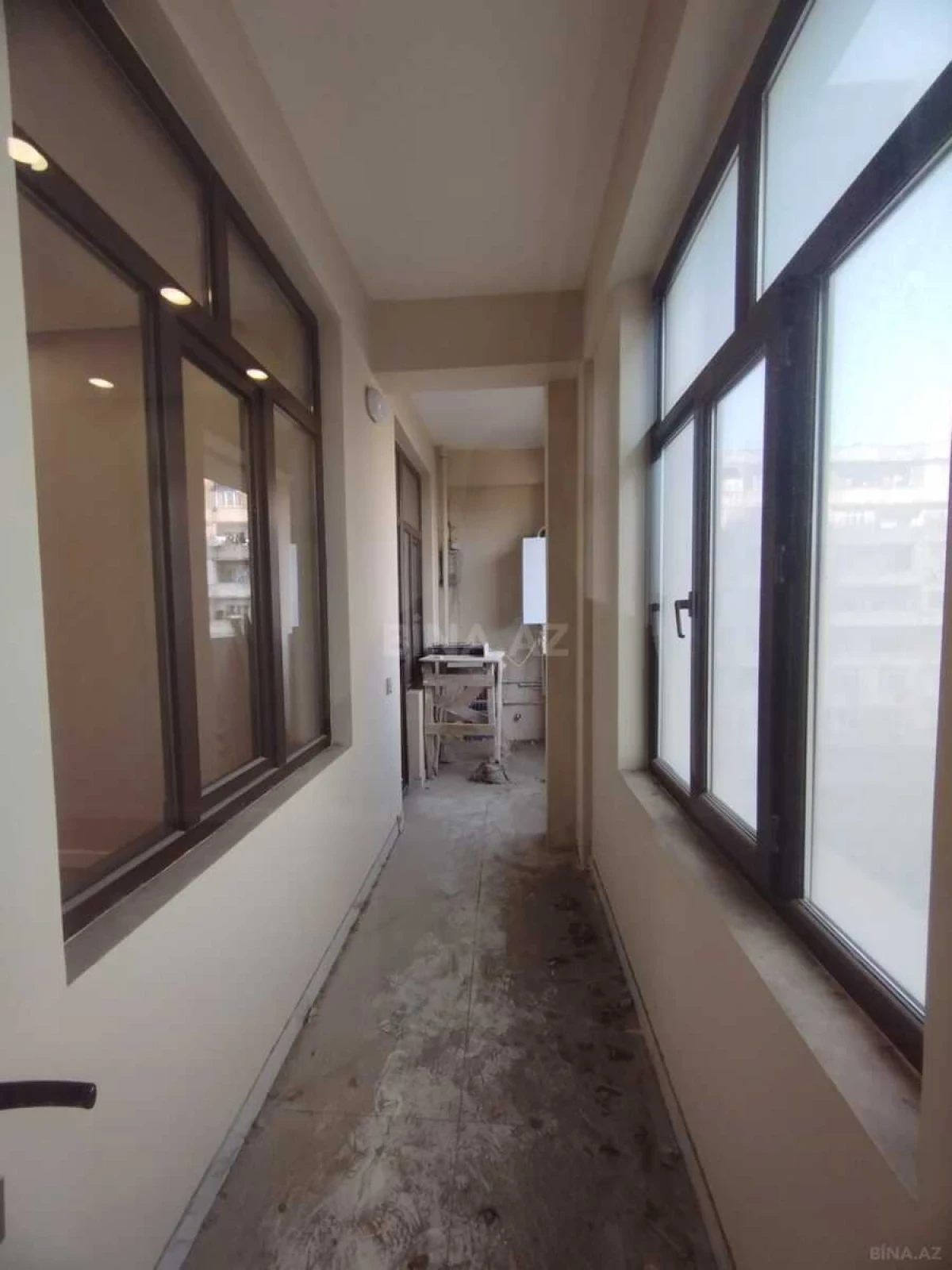 Satılır 3 otaqlı mənzil 132 m²