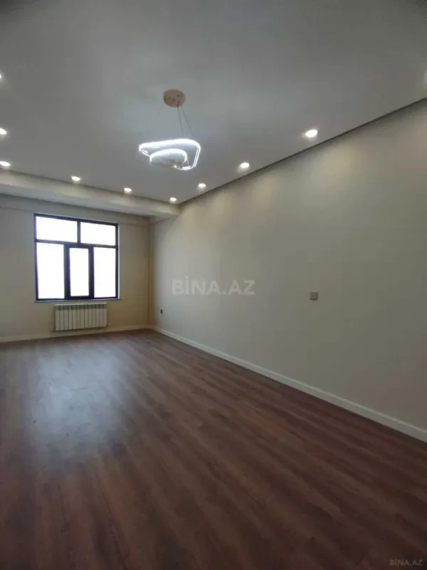 Satılır 3 otaqlı mənzil 132 m²