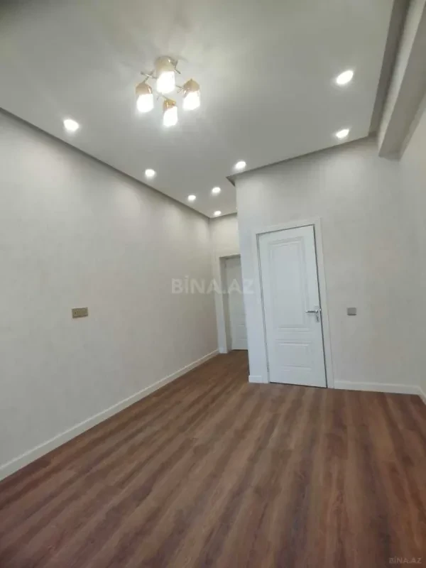 Satılır 3 otaqlı mənzil 132 m²