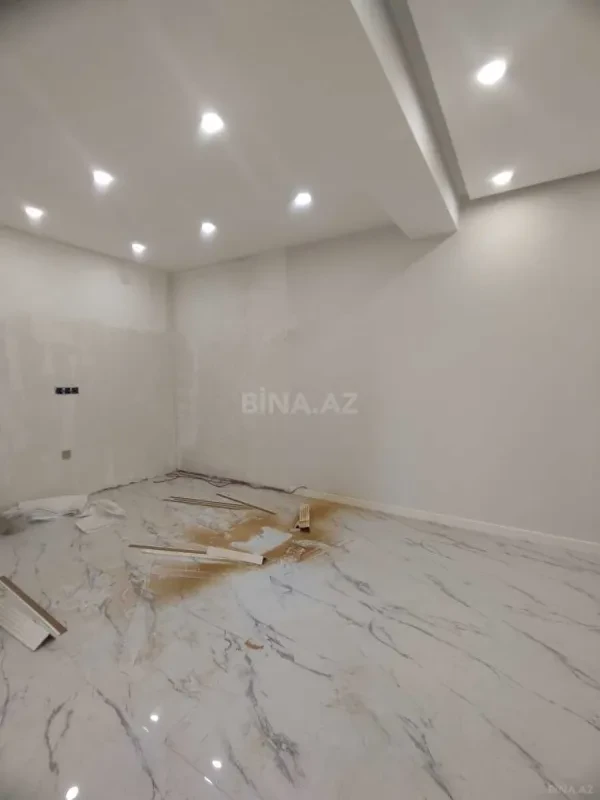 Satılır 3 otaqlı mənzil 132 m²