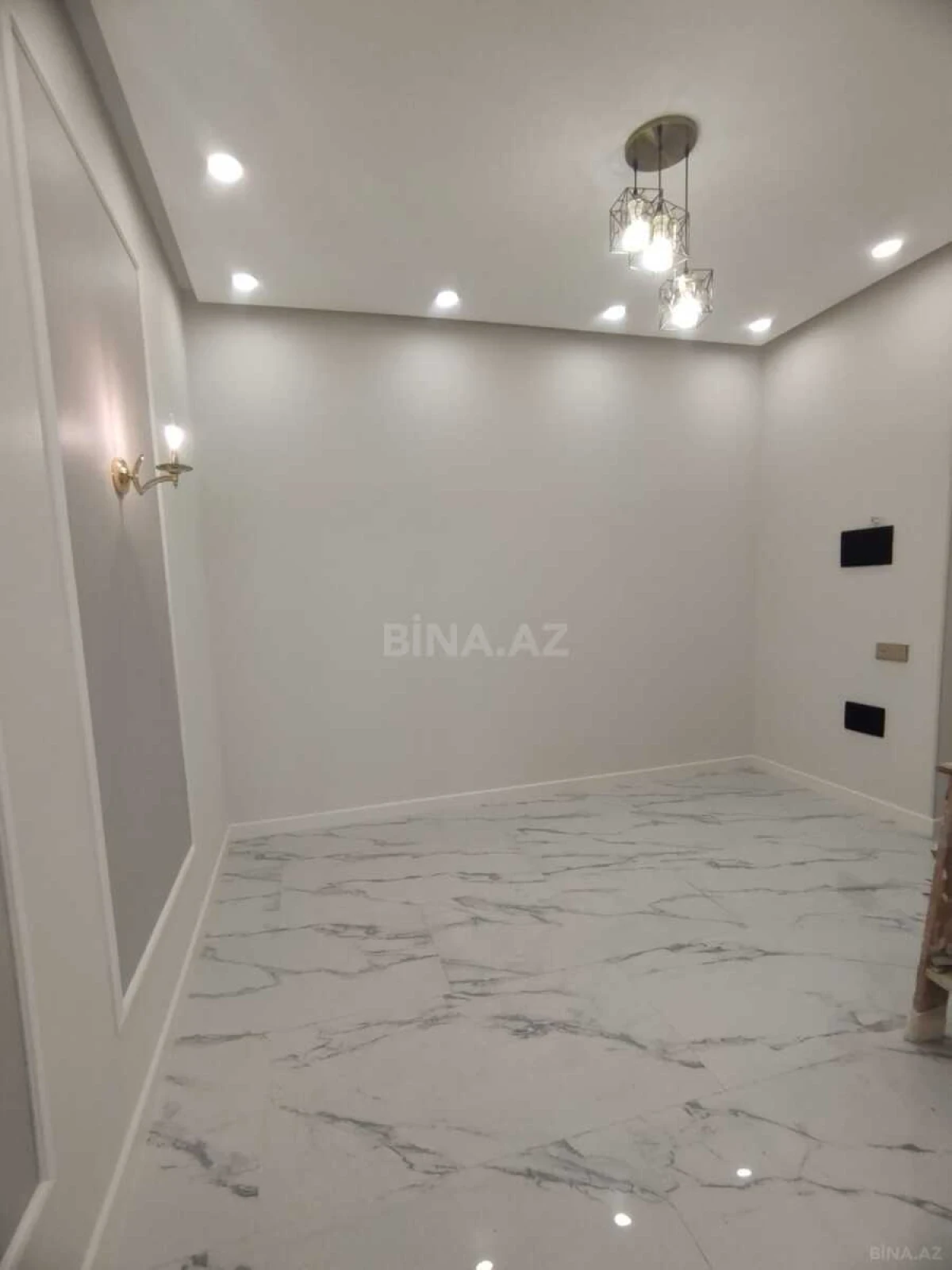 Satılır 3 otaqlı mənzil 132 m²