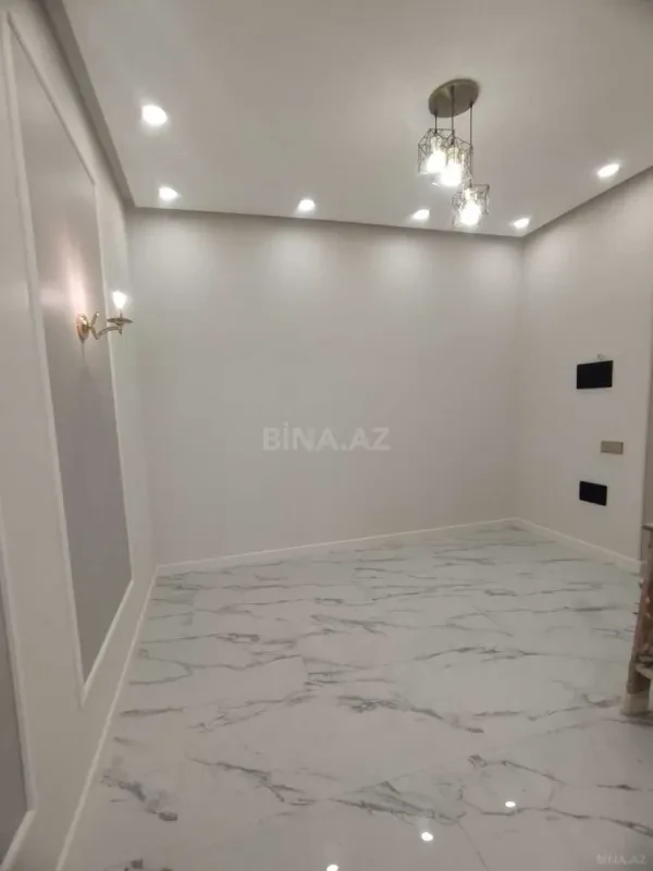 Satılır 3 otaqlı mənzil 132 m²