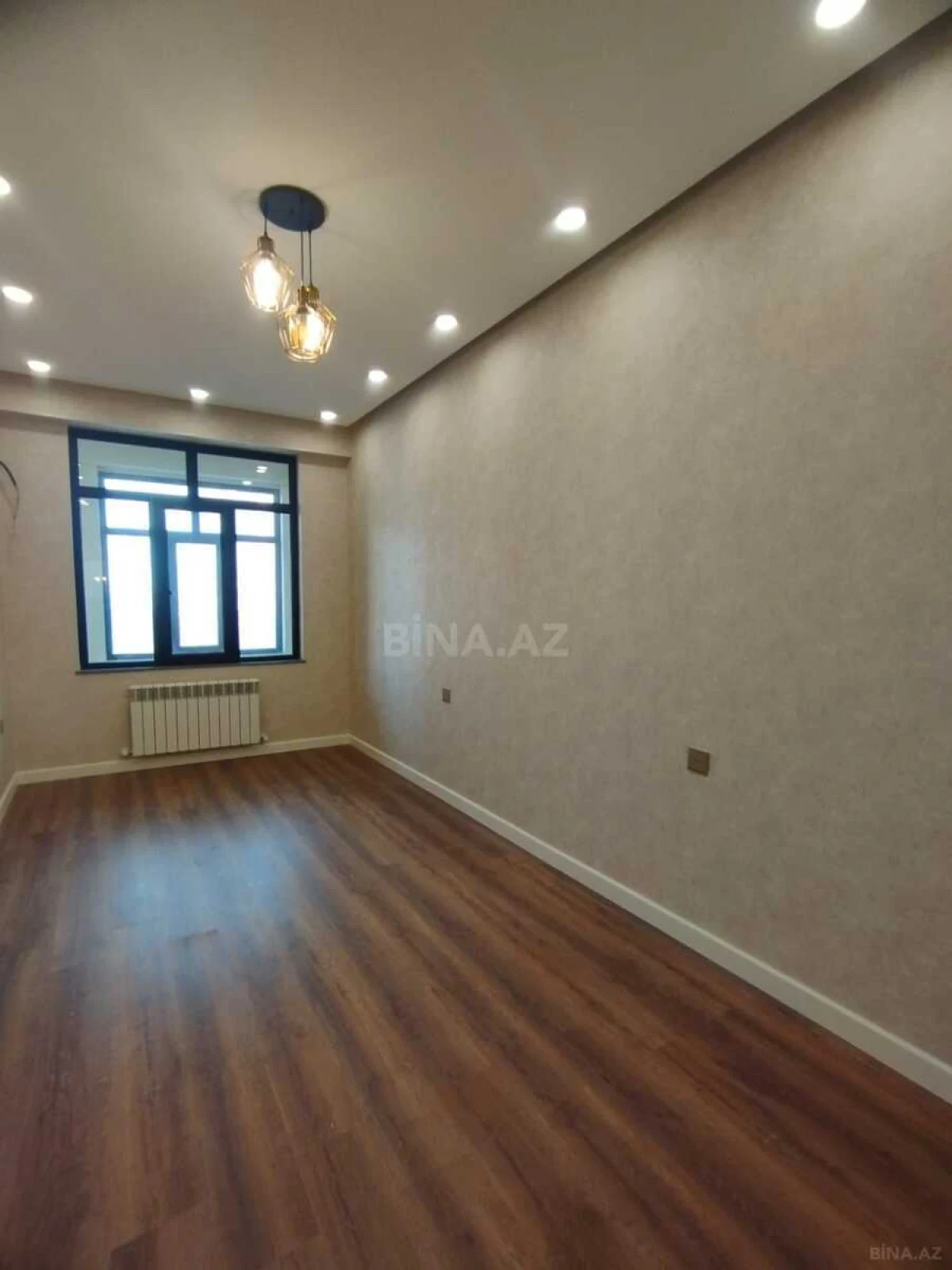Satılır 3 otaqlı mənzil 132 m²