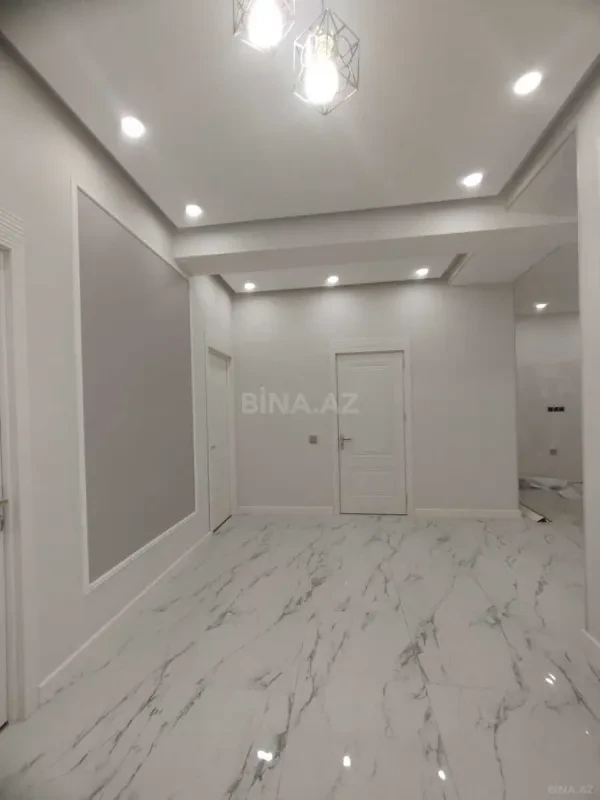 Satılır 3 otaqlı mənzil 132 m²