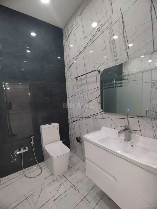 Satılır 3 otaqlı mənzil 132 m²