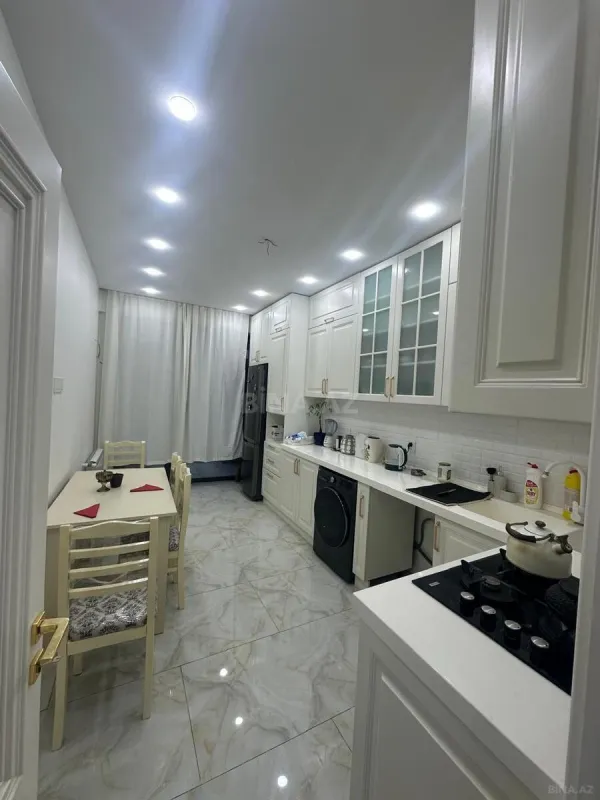 Kirayə verilir 3 otaqlı mənzil 126 m²