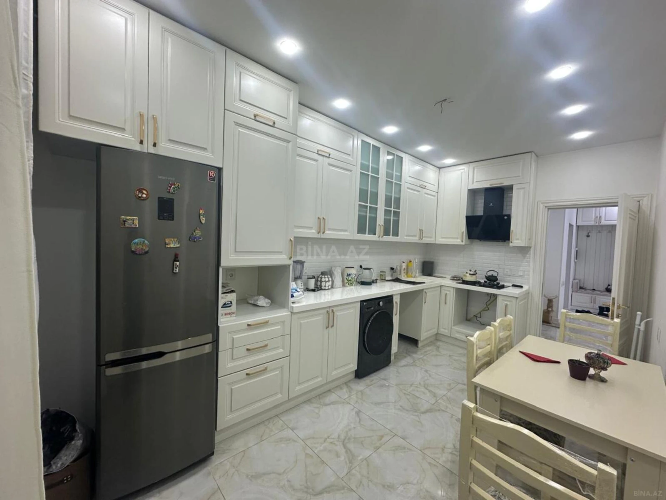 Kirayə verilir 3 otaqlı mənzil 126 m²