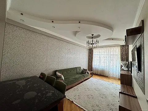 Satılır 4 otaqlı mənzil 135 m²