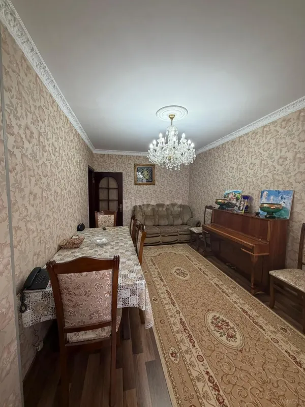 Satılır 5 otaqlı mənzil 120 m²