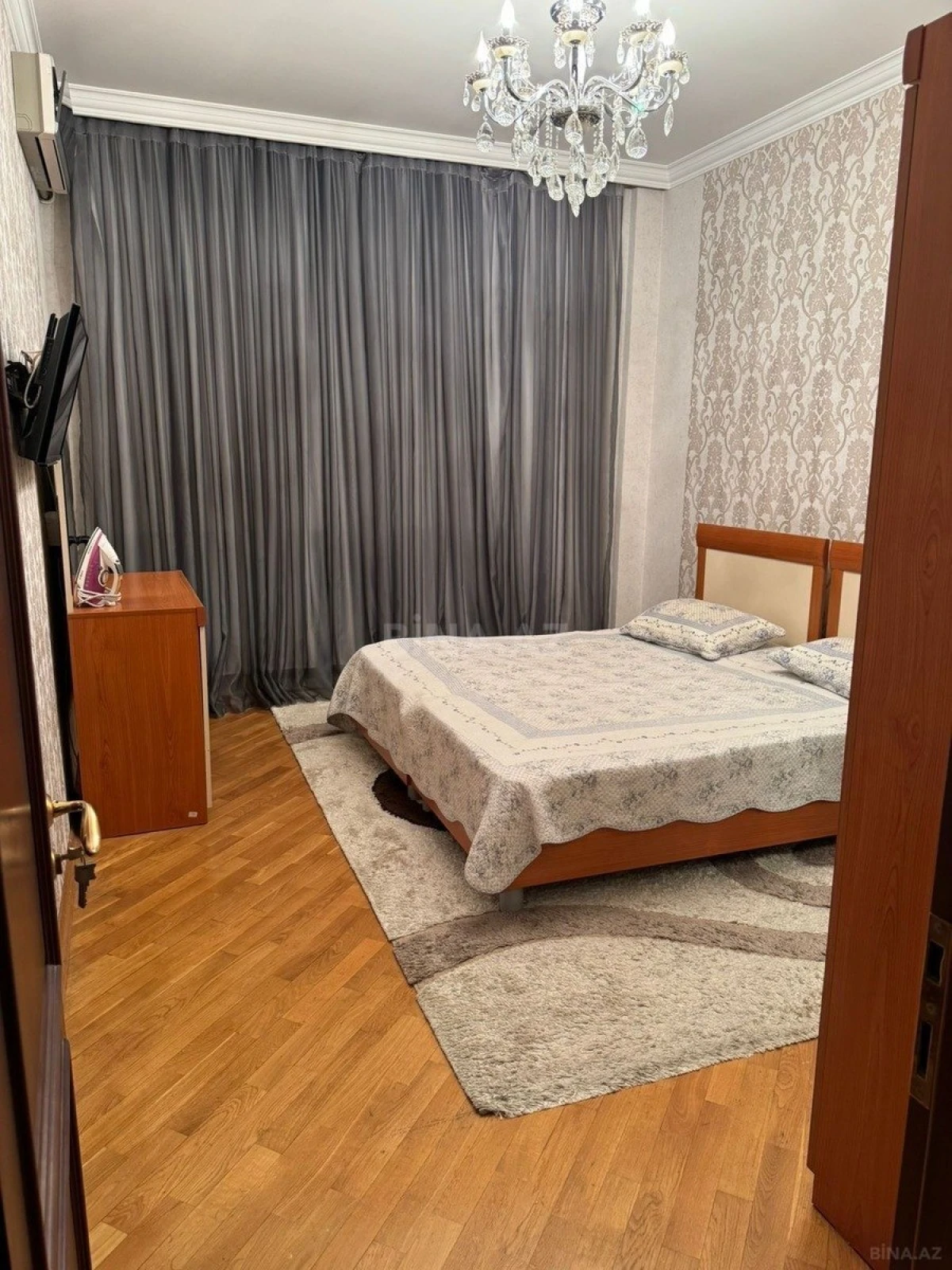 Satılır 3 otaqlı mənzil 156 m²