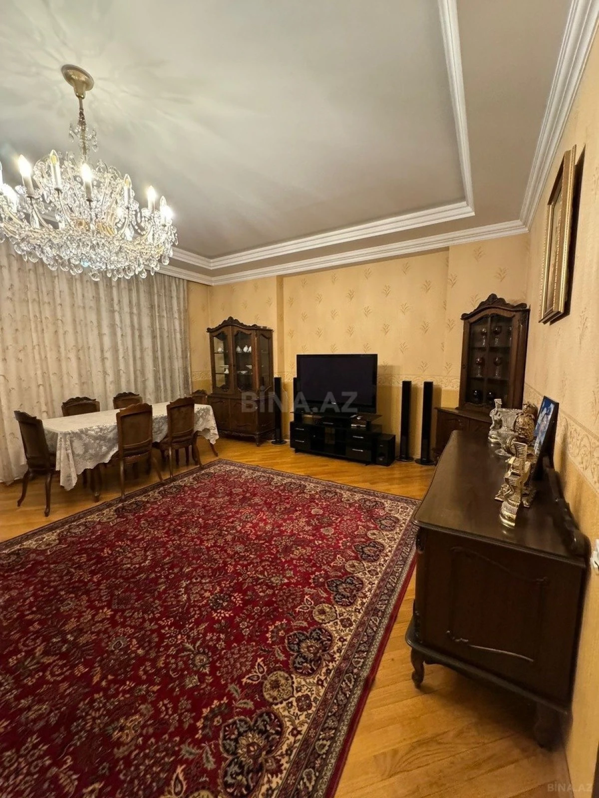 Satılır 3 otaqlı mənzil 156 m²