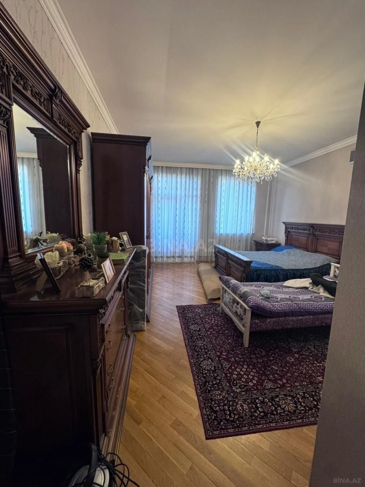 Satılır 3 otaqlı mənzil 156 m²