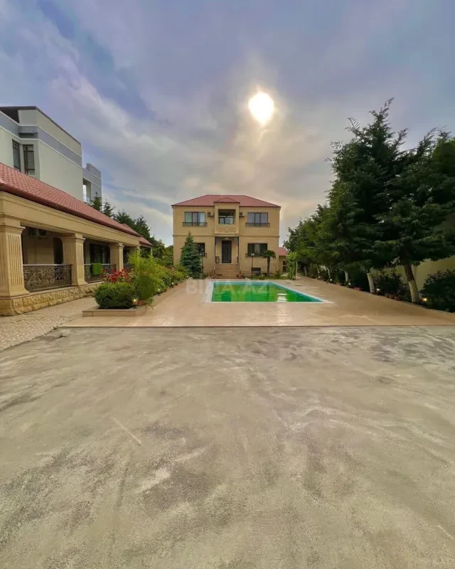 Kirayə verilir 5 otaqlı həyət evi 400 m²