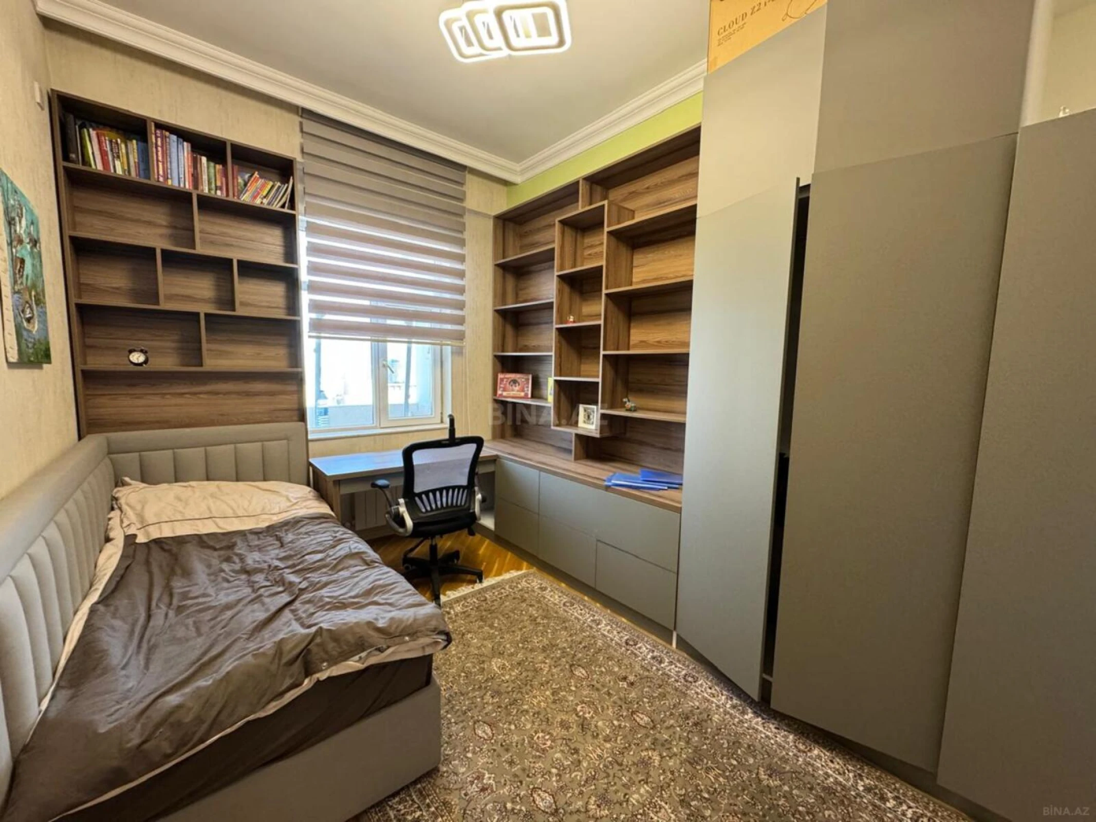 Satılır 4 otaqlı mənzil 140 m²