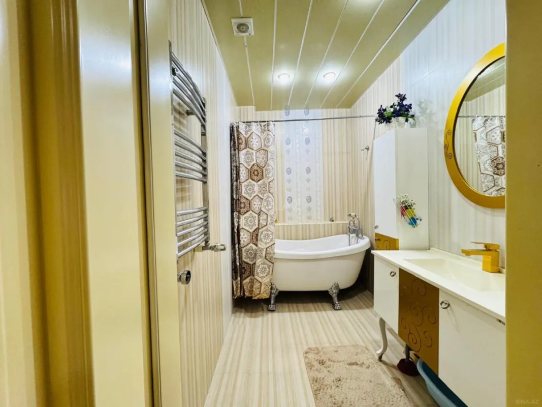 Satılır 4 otaqlı mənzil 140 m²