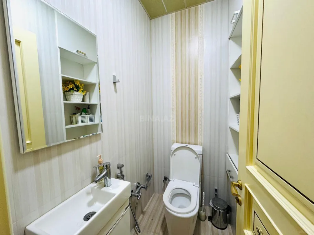 Satılır 4 otaqlı mənzil 140 m²