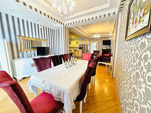 Satılır 4 otaqlı mənzil 140 m²