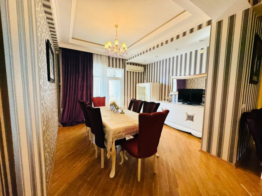 Satılır 4 otaqlı mənzil 140 m²