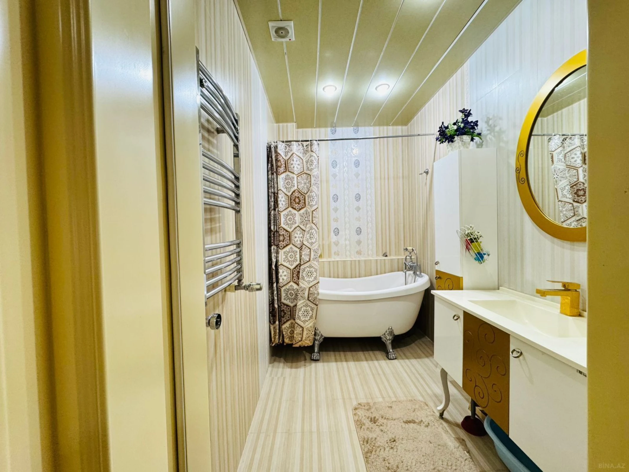 Satılır 4 otaqlı mənzil 140 m²