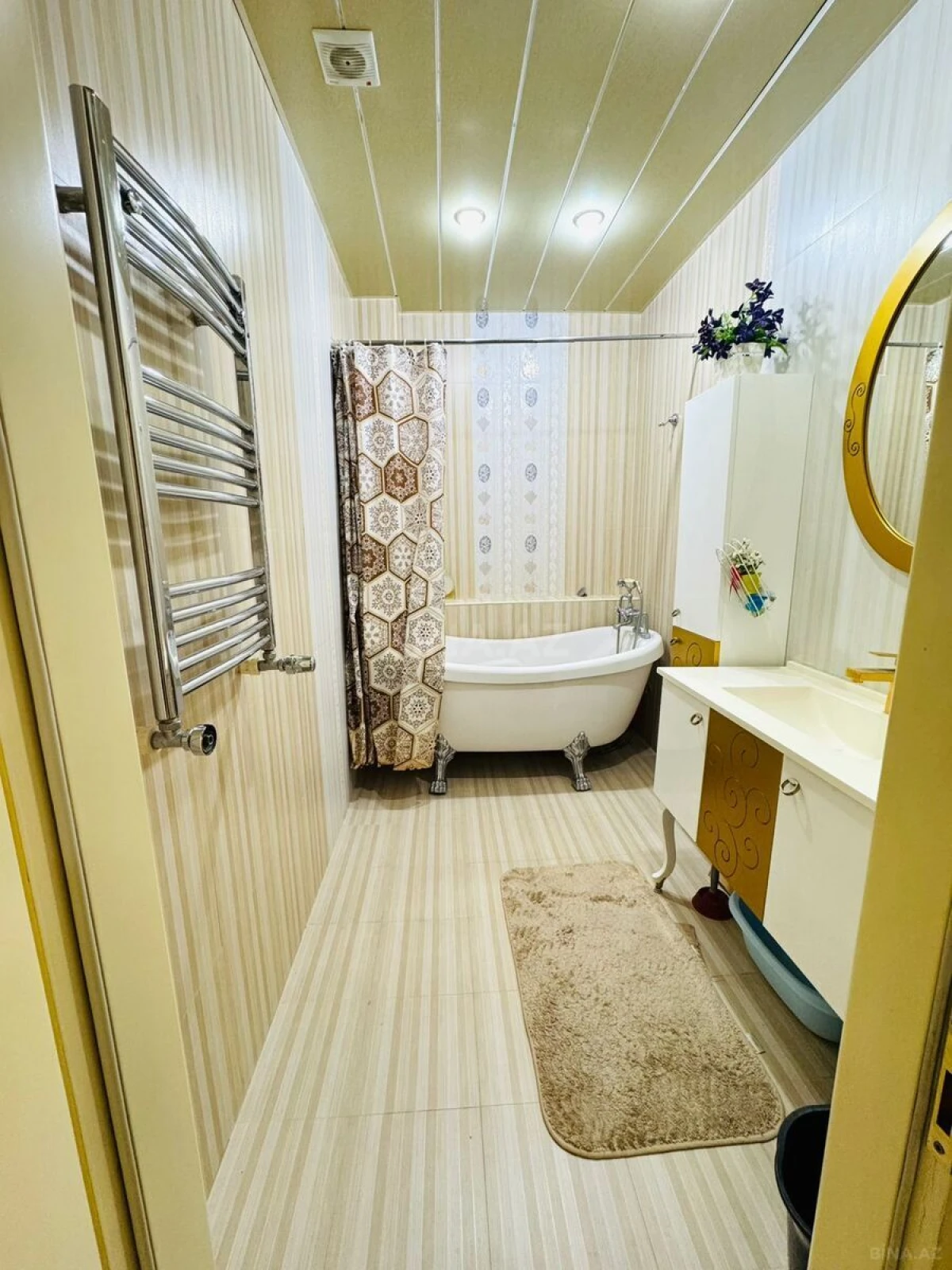 Satılır 4 otaqlı mənzil 140 m²