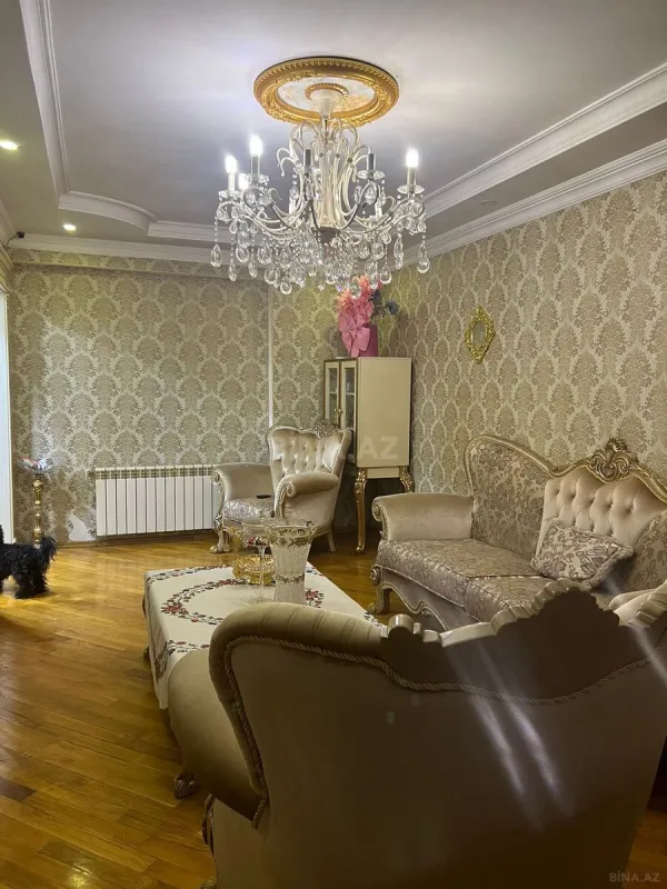 Kirayə verilir 3 otaqlı mənzil 135 m²