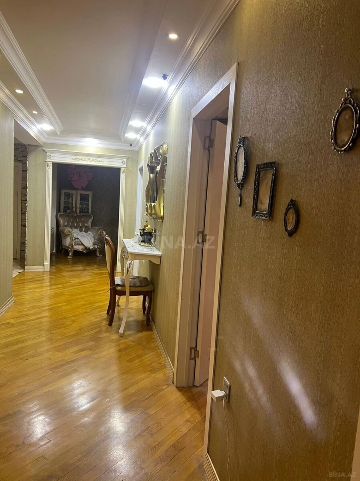 Kirayə verilir 3 otaqlı mənzil 135 m²