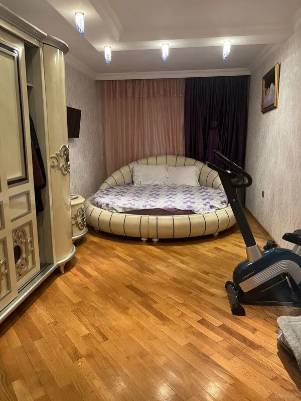 Kirayə verilir 3 otaqlı mənzil 135 m²