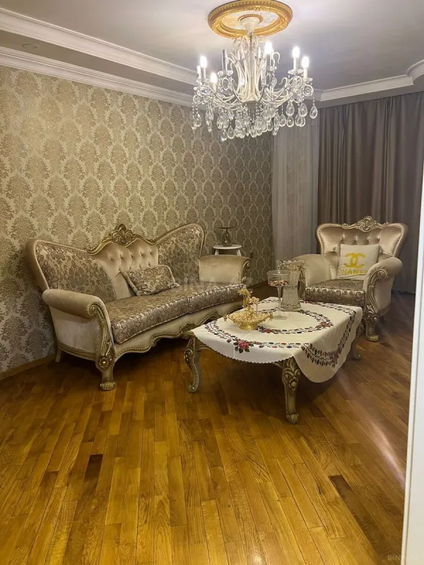 Kirayə verilir 3 otaqlı mənzil 135 m²