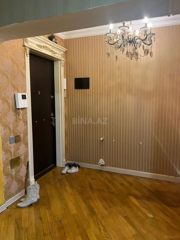 Kirayə verilir 3 otaqlı mənzil 135 m²