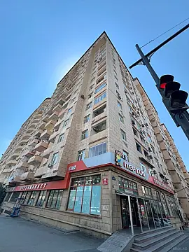 Satılır 2 otaqlı mənzil 70 m²