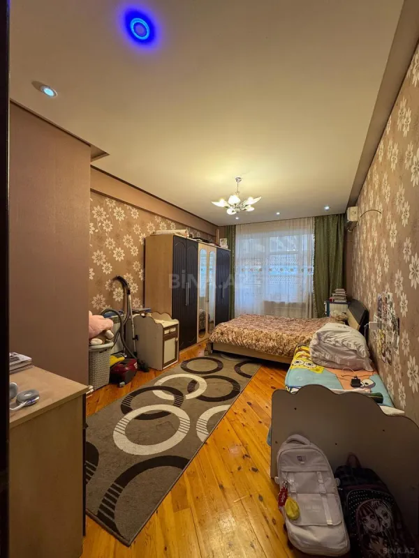 Satılır 2 otaqlı mənzil 70 m²