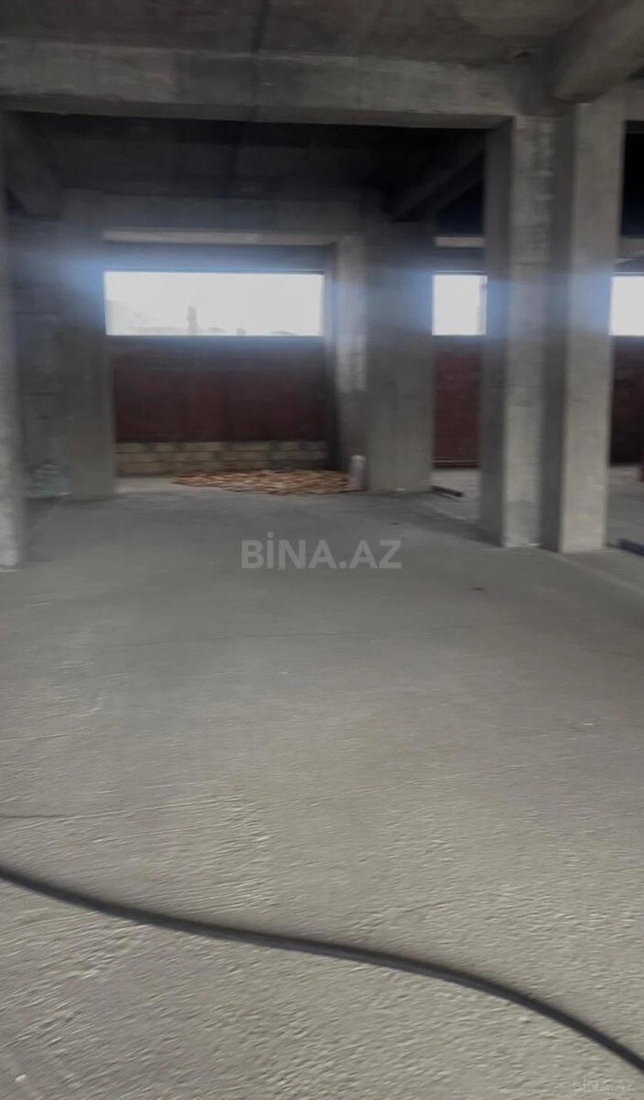 Satılır obyekt 300 m²