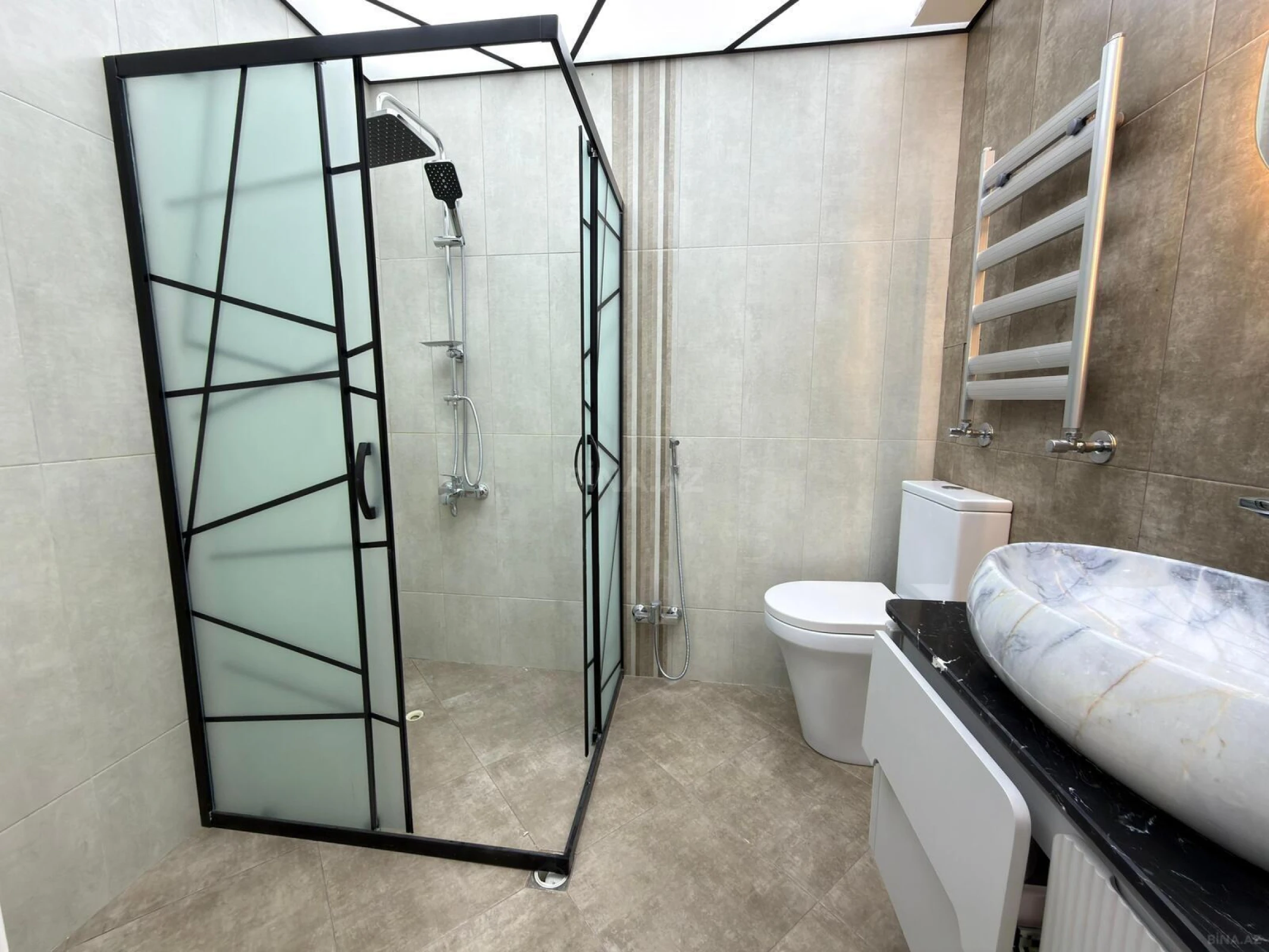 Satılır 2 otaqlı mənzil 90 m²