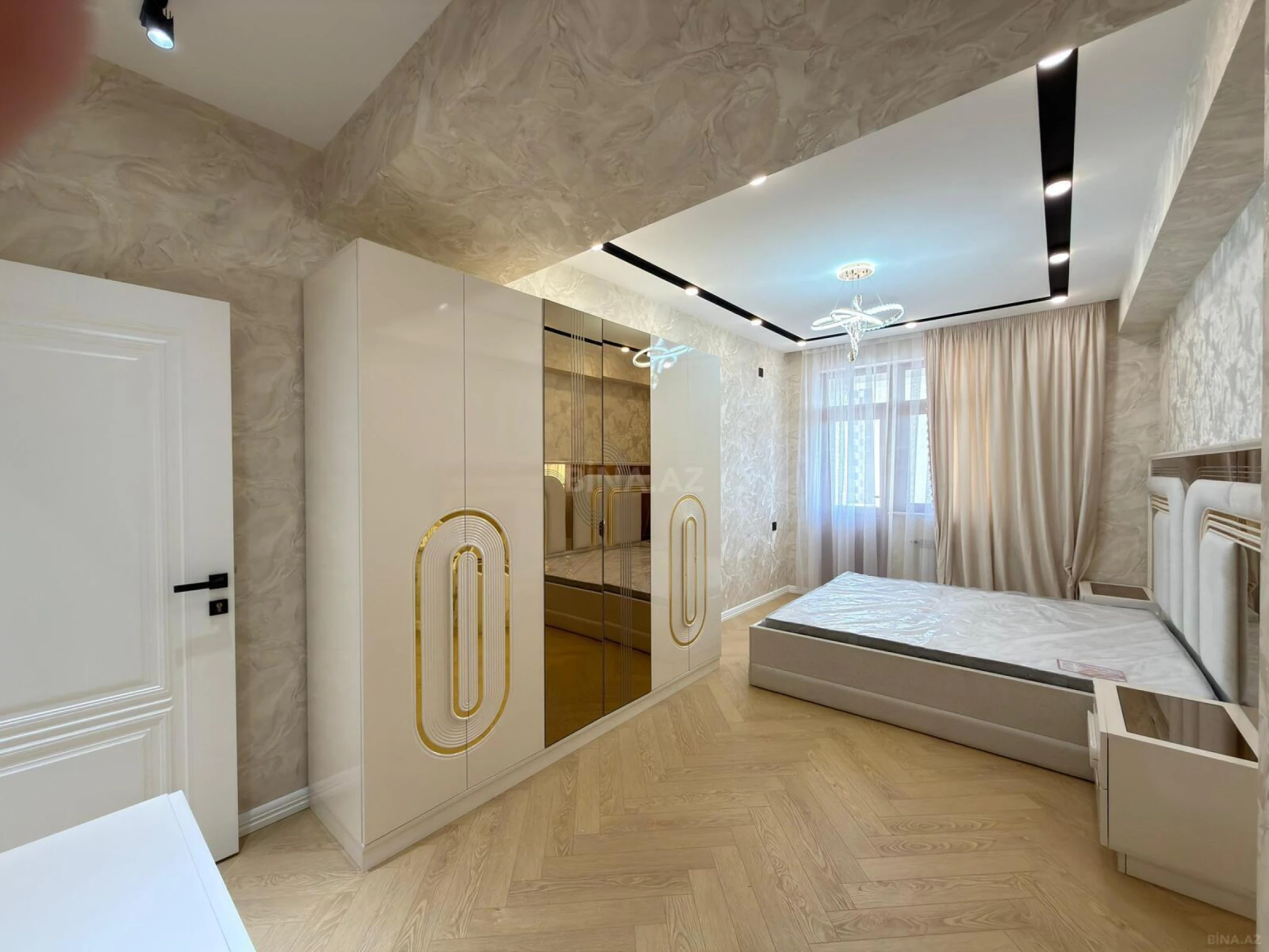 Satılır 2 otaqlı mənzil 90 m²