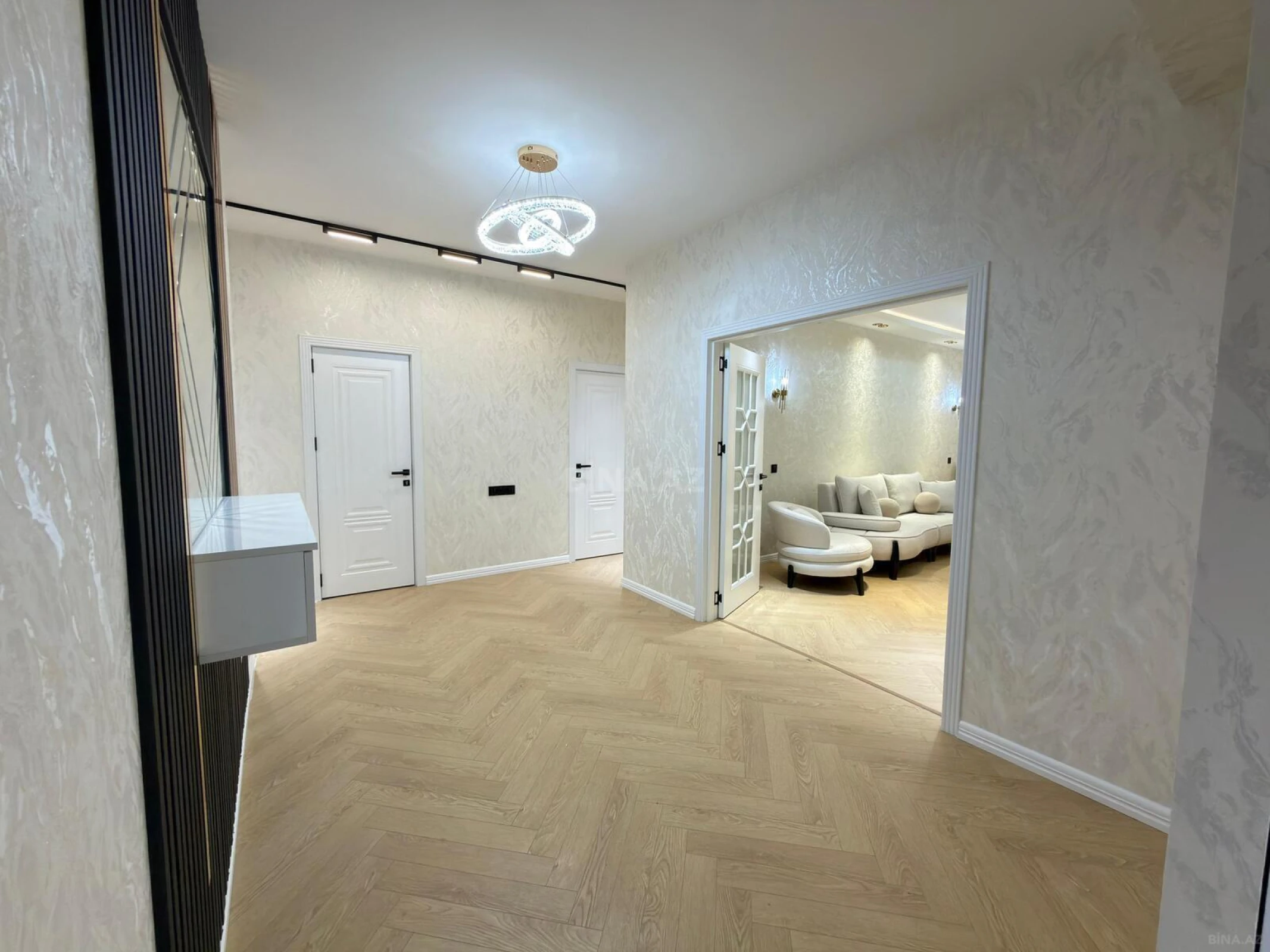 Satılır 2 otaqlı mənzil 90 m²