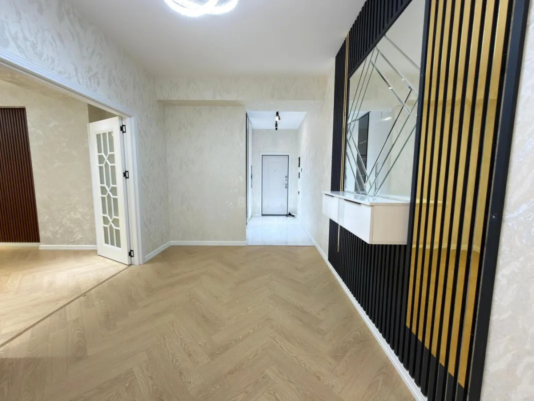 Satılır 2 otaqlı mənzil 90 m²