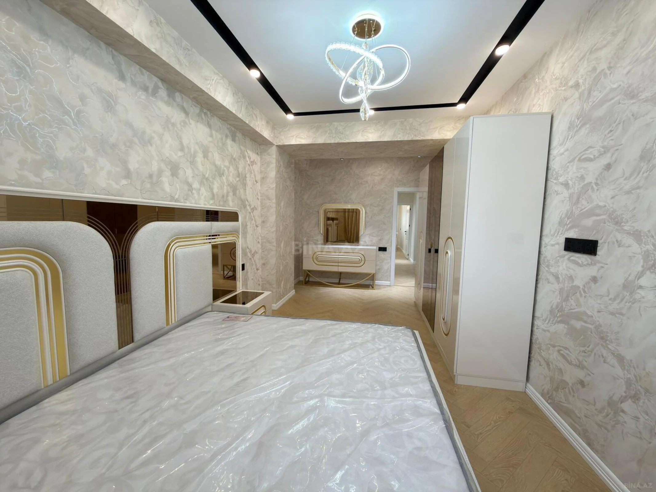 Satılır 2 otaqlı mənzil 90 m²