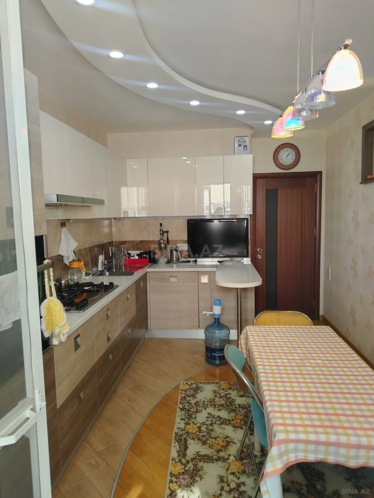 Satılır 3 otaqlı mənzil 127 m²