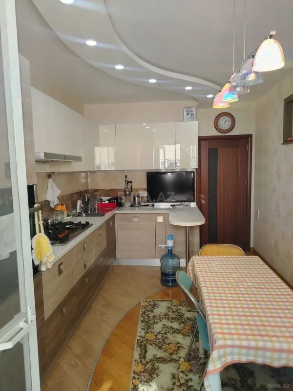 Satılır 3 otaqlı mənzil 127 m²