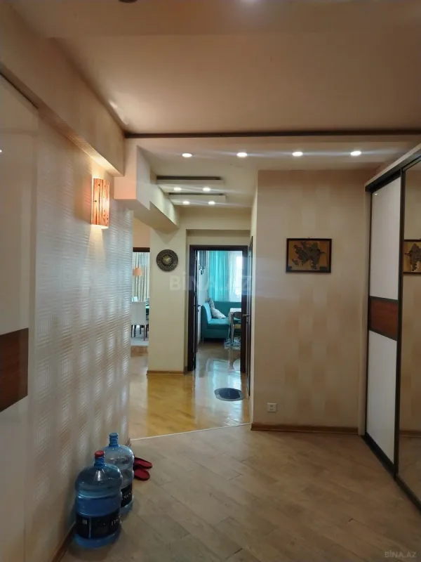 Satılır 3 otaqlı mənzil 127 m²