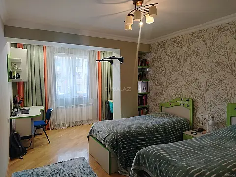 Satılır 3 otaqlı mənzil 127 m²
